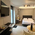 Apartment Float *