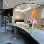 Apartment Float *